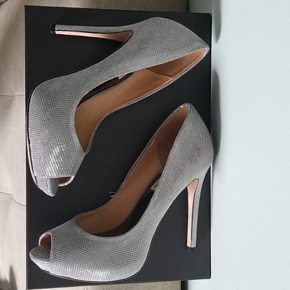 Badgley Mischka Drama Pewter - Picture 2 of 3